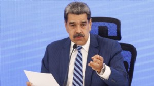 Maduro ve eşi yakalandı, New York'a götürülüyor