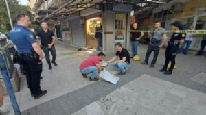 Manisa'da kuyumcuya soygun girişimi: 2 yaralı