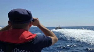Marmaris'te göçmenleri taşıyan tekne battı!