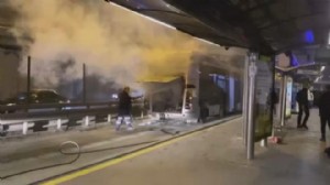Megakentte metrobüs yangını!