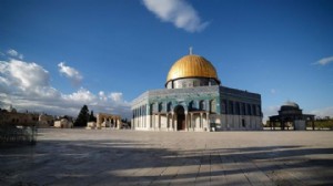 Mescid-i Aksa 41 gün sonra ibadete açıldı