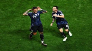 Messi, Arjantin'i finale taşıdı: Tarihi geri dönüş!