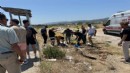 Motosiklet durağa çarptı, yolcu ve sürücü savruldu!