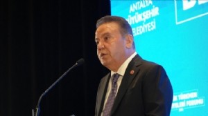 Muhittin Böcek hastaneye kaldırıldı