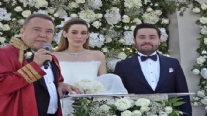 Muhittin Böcek'in gelini Zuhal Böcek gözaltında