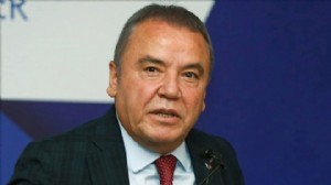 Muhittin Böcek yeniden hastaneye kaldırıldı