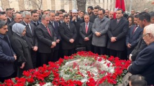 Muhsin Yazıcıoğlu mezarı başında anıldı