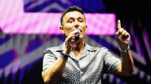 Mustafa Sandal'dan konserde fon açıklaması