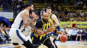 Nefes kesen maç: Fenerbahçe Beko, Anadolu Efes'i devirdi!