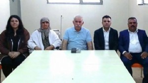Öcalan’ın ailesi ile fotoğrafı ilk kez paylaşıldı