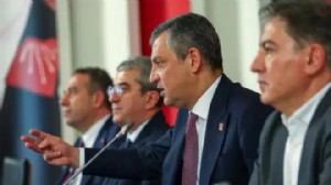 Özel'in kurmayları konuştu: Olası yeni parti hangi çizgide?