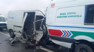 Otoyolda feci kaza: İkisi asker üç can kaybı!