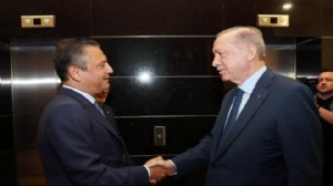 Özel, İzmir'de Erdoğan'a meydan okudu: Hiçbir yere kaçamazsın!