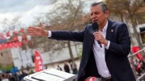 Özel'den 'Artık meclis meydanlardır' mesajı