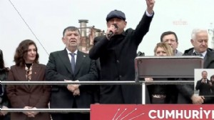 Özel'den Yalım'ın gözaltı görüntülerine sert tepki