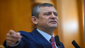 Özel'den canlı yayında dikkat çeken 'fesih' yorumu