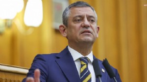 Özel'den operasyon tepkisi: 'Torbacı yok, bir torba var...'