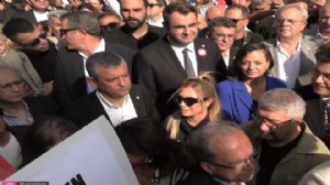 Özel gazetecilerle birlikte basın özgürlüğü için yürüdü!