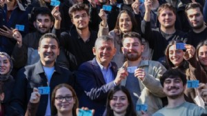 Özel’den Boğaziçi’ne destek ziyareti!