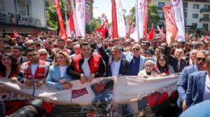 Özgür Özel, AK Partili gençlere seslendi