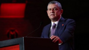 Özgür Özel, Barselona'ya gidiyor