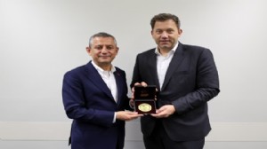 Özgür Özel, Berlin’de Lars Klingbeil ile görüştü