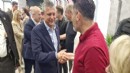 Özgür Özel İzmir'de partisinin il binasına geldi!