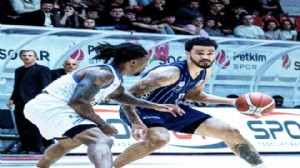 Petkimspor'a Anadolu Efes'ten darbe
