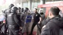 Polis CHP Genel Merkezi'ne girdi: Plastik mermi ve biber gazıyla müdahale!