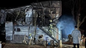 Prefabrik evde facia: Karı-koca can verdi