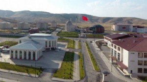 Rekor kıran fakültenin binası ve hocası yok