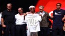 Ronaldinho yıllar sonra futbola döndü!