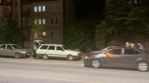 Sağlık ekiplerini balkona kilitlediler: 2 gözaltı
