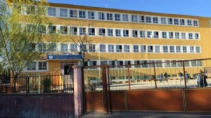 Şanlıurfa'da bir ortaokulda öğretmene saldırı girişimi