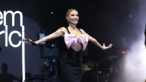 Şarkıcı İrem Derici gözaltına alındı