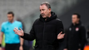 Sergen Yalçın, 8 futbolcunun üstünü çizdi!