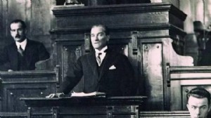 Siyasilerden 10 Kasım mesajları