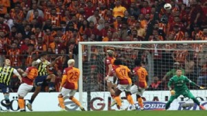 Süper Lig'de şampiyonluk son haftaya kaldı