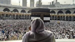 Suudi Arabistan, hacca giden 75 bin kişiyi geri yolladı