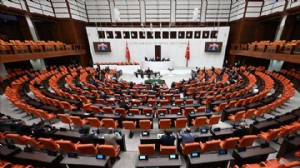 TBMM’de yeni dönem: Vekillere maaş kesintisi