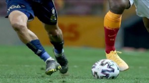 TFF açıkladı: Dev derbinin saati değişti!