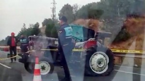 Tarım işçilerini taşıyan traktöre kamyon çarptı!