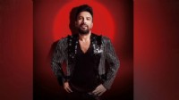 Tarkan sahnelere geri dönüyor