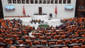 Tatil ertelendi, Meclis'in çalışma süresi uzatıldı