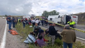 Taziye dönüşü feci kaza: 2 ölü, 26 yaralı