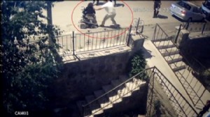 Tekerlekli sandalyedeki kadına şiddet!