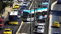 Tramvay raydan çıktı: Yolcular tahliye edildi