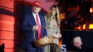 Trump elindeki morlukların nedenini açıkladı!