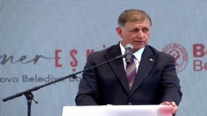 Tugay, Bornova’daki Kent Bostanı açılışında konuştu