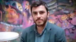 Tutuklu gazeteci İsmail Arı'ya bir dava daha